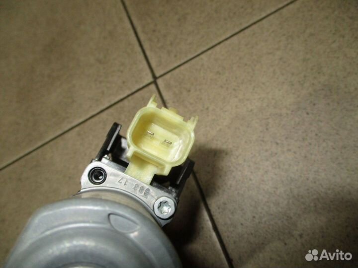 Моторчик стеклоподъемника Ford Fiesta 6