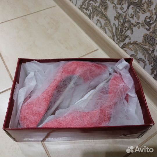 Туфли замшевые красные 38 размер