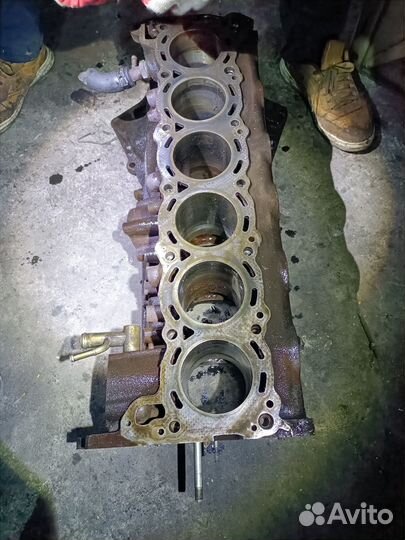 Двигатель под востановление RB25