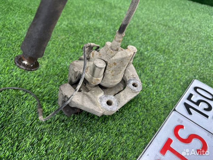 Суппорт тормозной задний правый Bmw 7 E66 N62B44