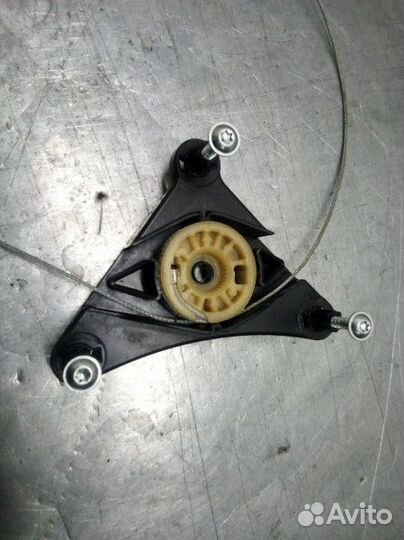 Стеклоподъемник задний правый Skoda Yeti универсал