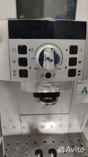 Кофемашина delonghi magnifica s