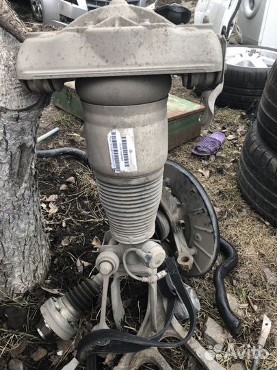 Передняя Правая стойка пневмо VW Touareg 2002-2010