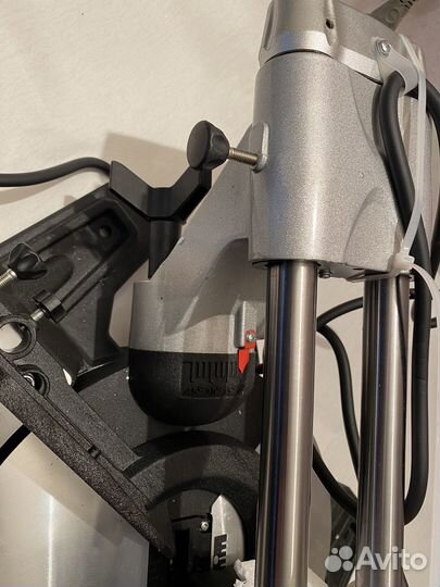 Торцовочная пила с протяжкой dewalt