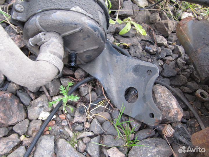 Кронштейн бачка гидроусилителя Mercedes Benz Actro