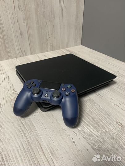 Sony PS4 с контроллером и играми