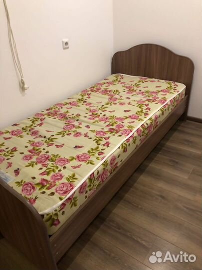 Кровать