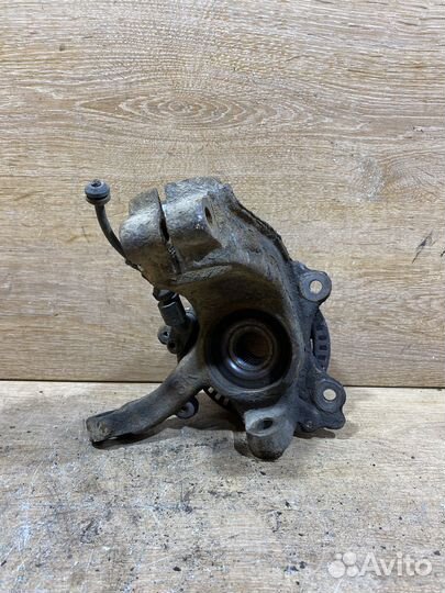 Поворотный кулак левый VW Golf 4 288мм X74