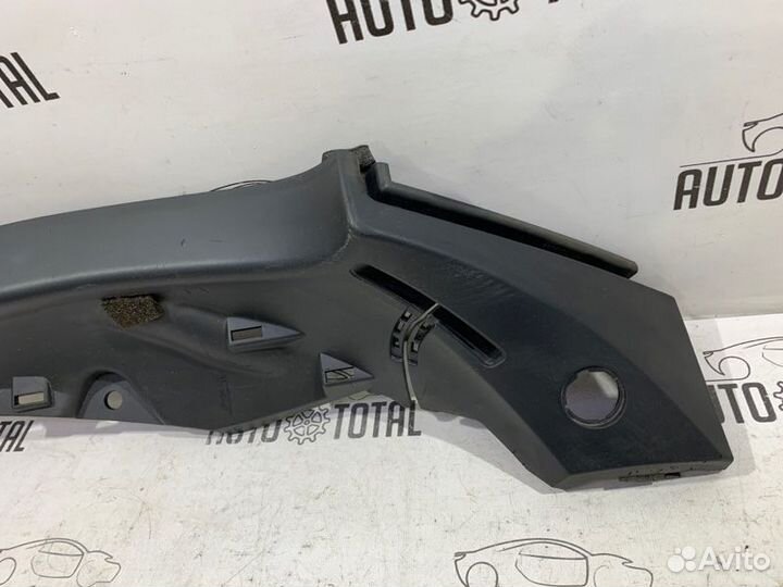 Накладка стойки задняя правая Bmw 745 E65 N62B44