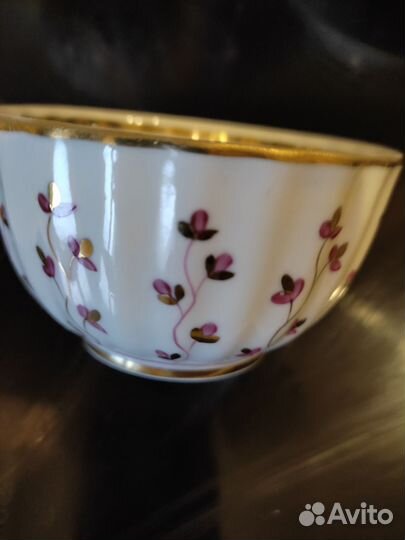 Неполный антикварный чайный сервиз