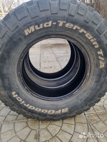 Bfgoodrich Mud-Terrain T/A KM2 265/75 R16