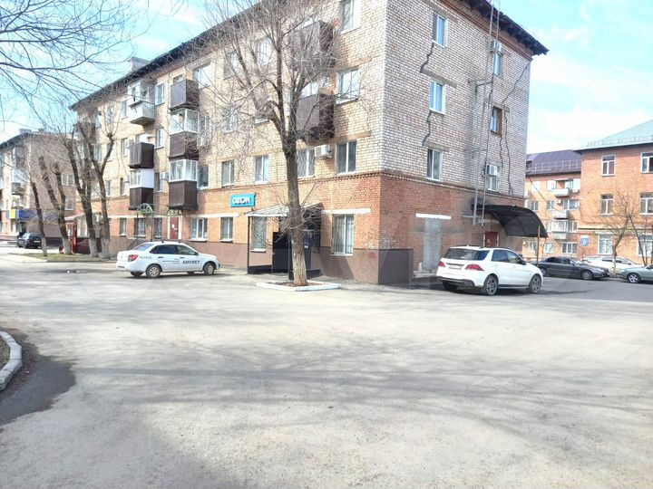 Помещение с сетевыми арендаторами, 302.7 м²