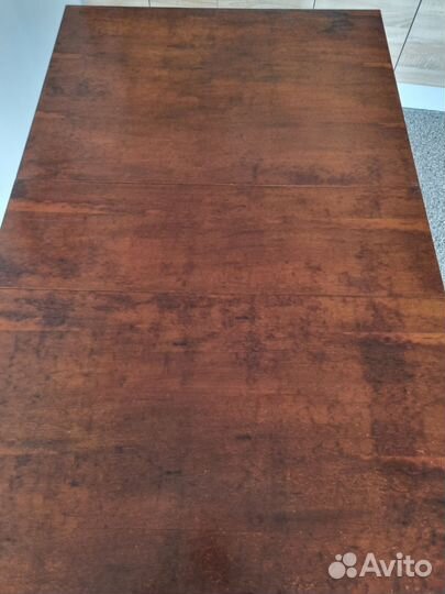 Стол обеденный