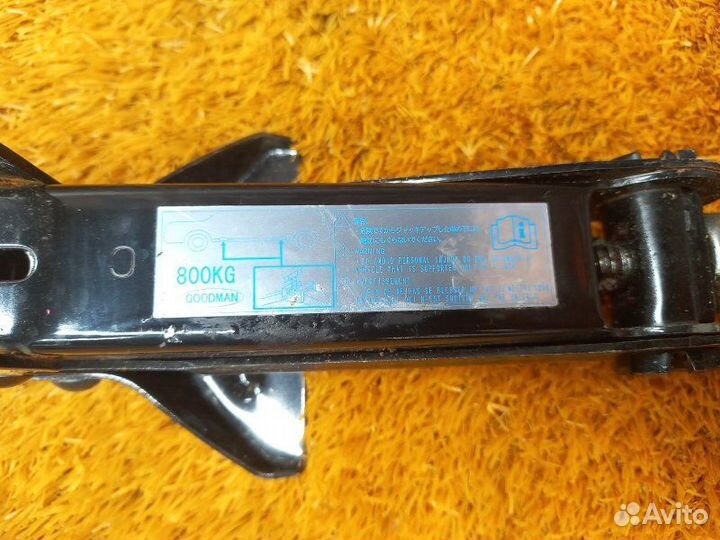 Домкрат Subaru Impreza GC1