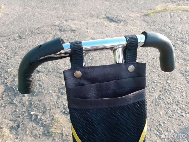 Велосипед-коляска с родительской ручкой