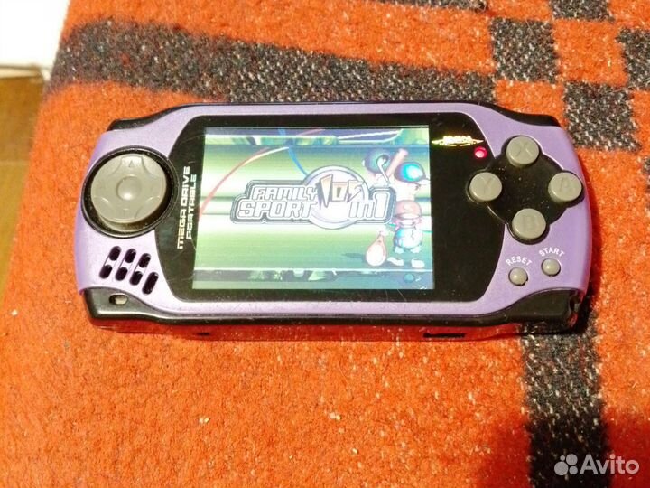 Приставка с экраном