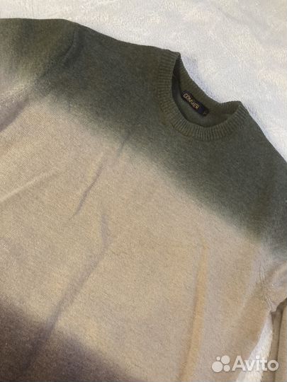 Свитер женский