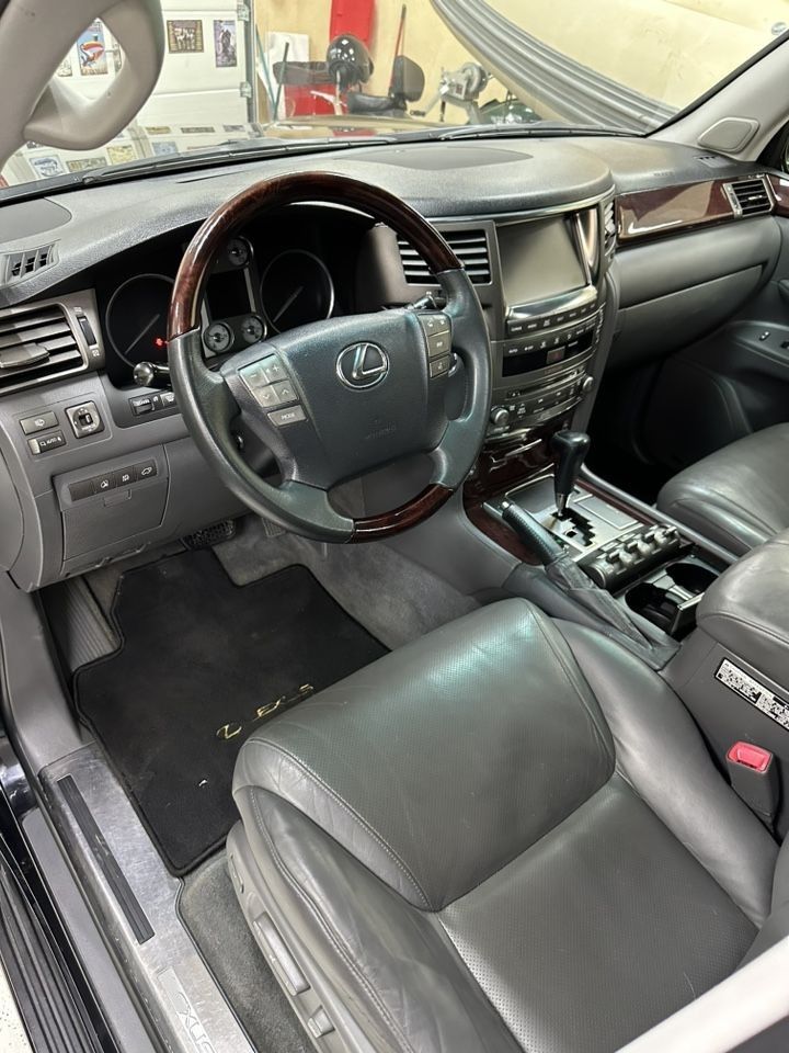 Lexus LX: фото владельца