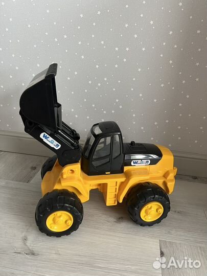 Трактор экскаватор