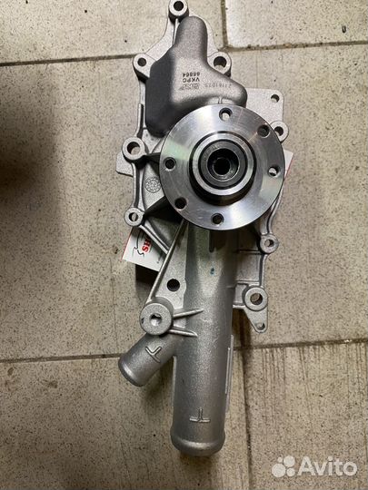 Помпа Mercedes OM646 SKF vkpc 88864