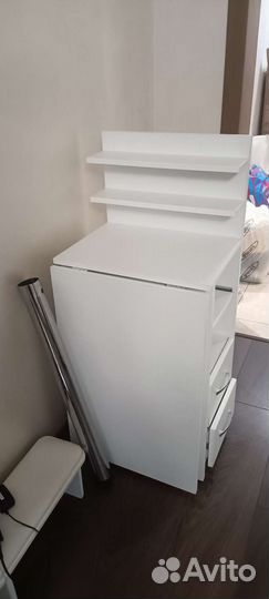 Маникюрный стол складной