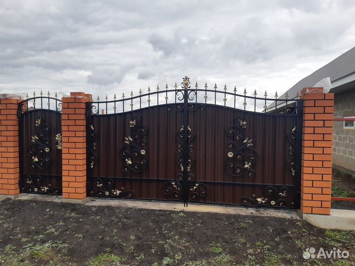 Ворота кованые распашные с калиткой