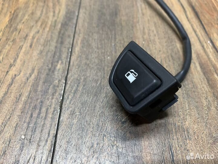 Hyundai Equus Кнопка открывания лючка бензобака