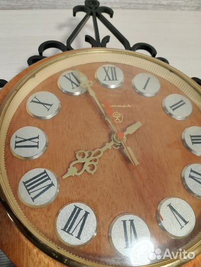 Часы настенные СССР янтарь кварц