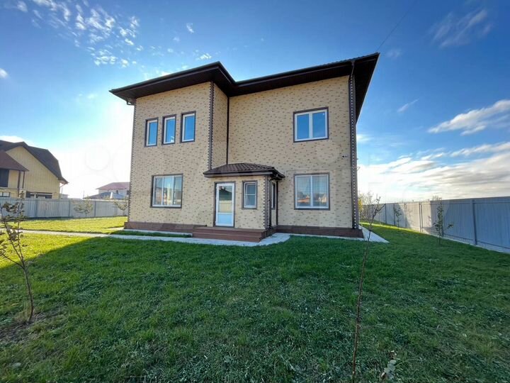 Коттедж 277 м² на участке 15 сот.