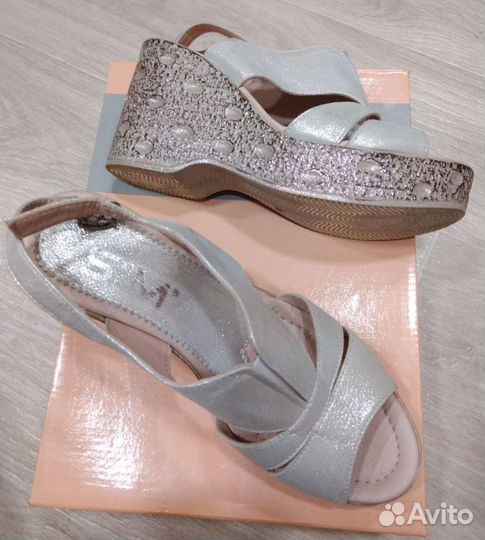 Продаю обувь