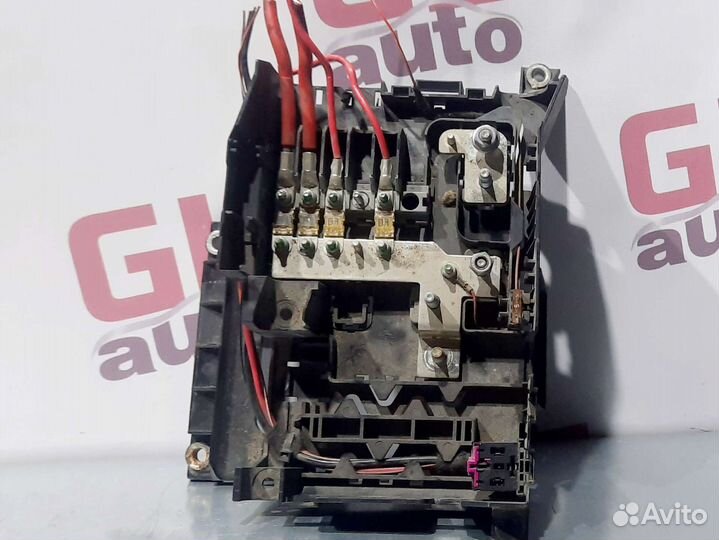 Блок предохранителей акб VW Touareg 7L