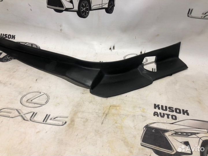 Обшивка багажника задняя левая Lexus Rx 350
