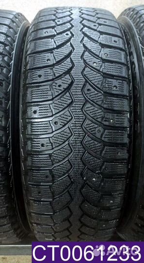 Bridgestone Blizzak Spike-01 235/65 R17 96T
