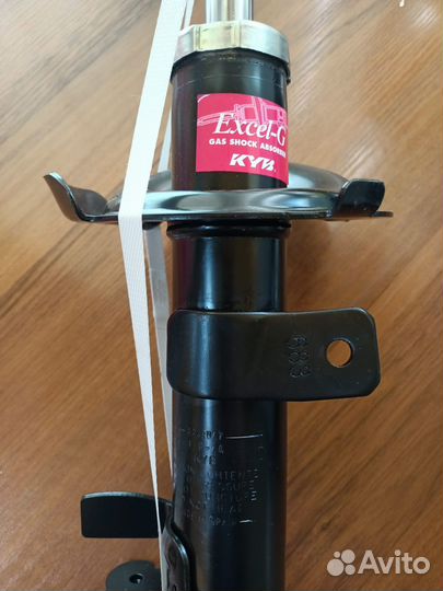 Стойка передняя правая Ford kuga