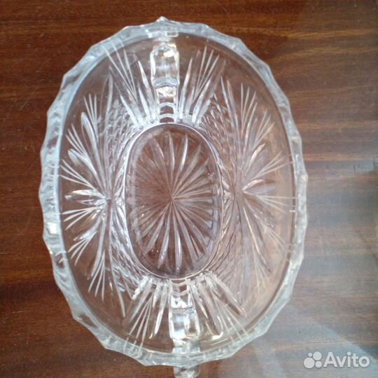 Хрустальная конфетница с крышкой