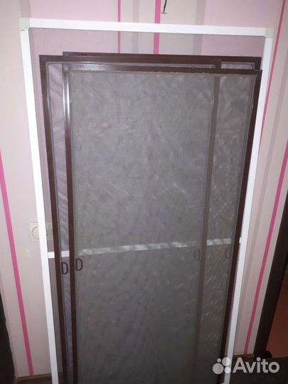 Москитная сетка на окна, Б/У, есть 3 шт