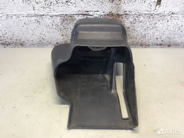 Кожух подрулевой Mitsubishi Eterna 2.0 6A12 1993