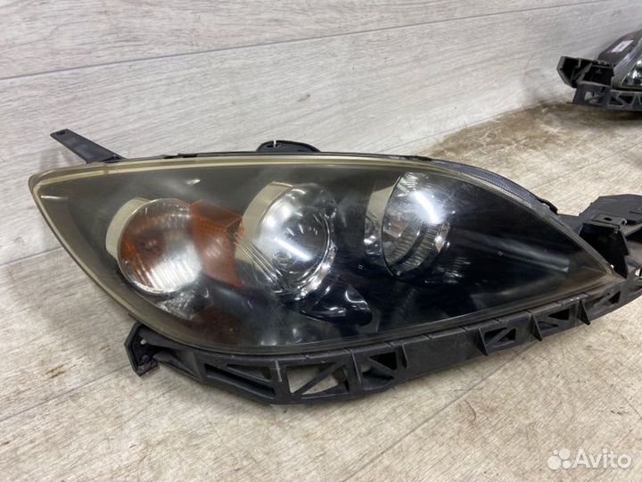 Фара правая Mazda 3 BK 2007