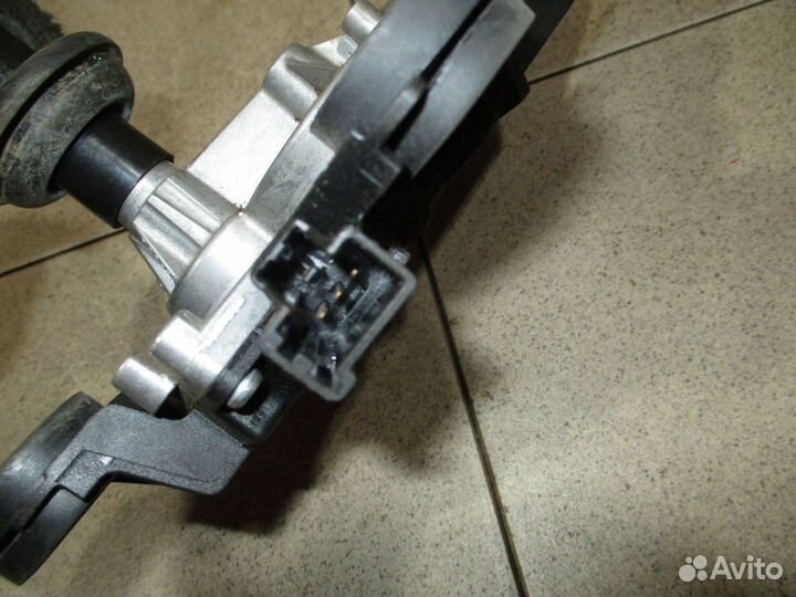 Моторчик стеклоочистителя задний Ford Focus 3
