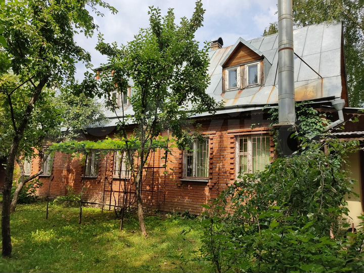 Дом 200 м² на участке 6 сот.