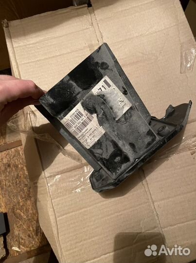 Лонжерон левый Porsche macan наконечник