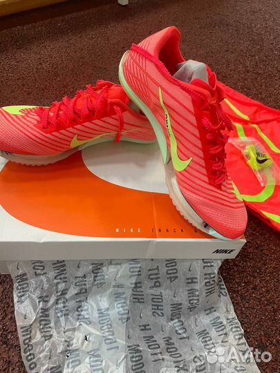 Кроссовки, шиповки