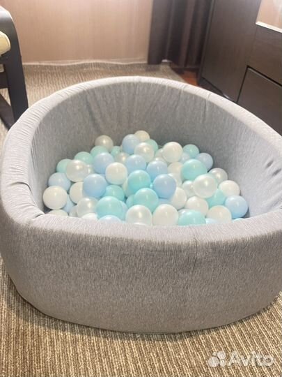 Сухой бассейн с шариками