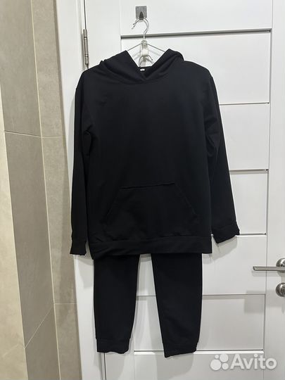 Спортивный женский костюм 42р