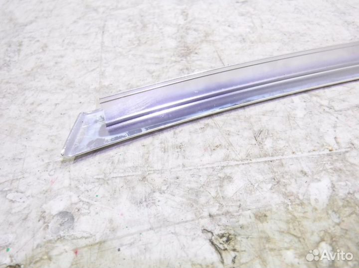 Молдинг двери задней правой