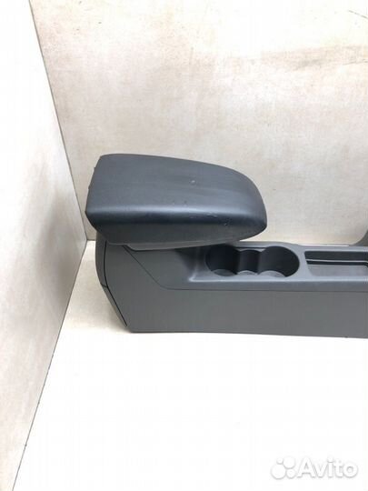 Консоль подлокотник Ford Focus 2 5DR хэтчбек 1