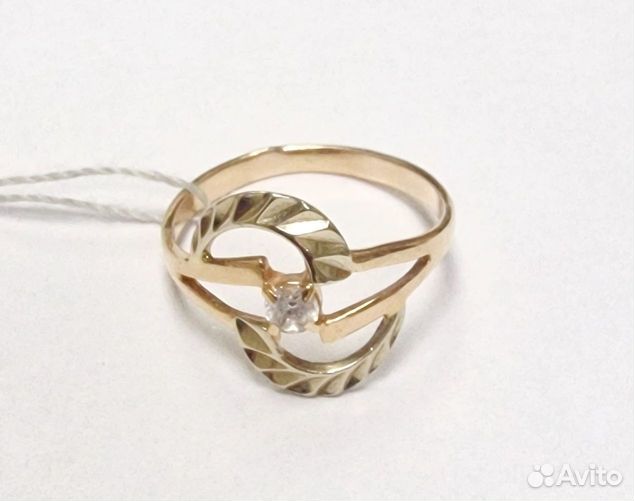 Кольцо с синтетическим камнем Золото