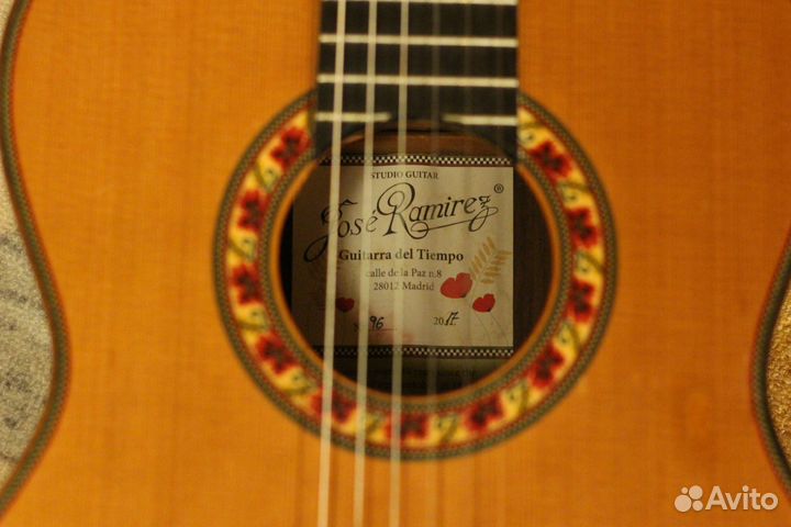 Классическая гитара Jose Ramirez Tiempo