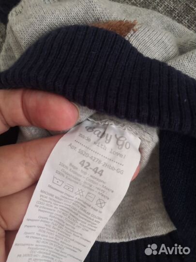 Шапка, манишка, варежки детские