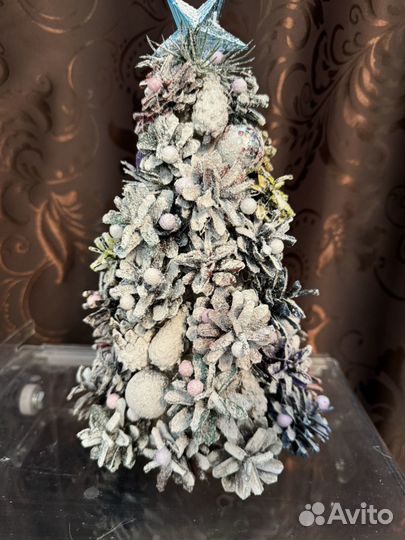 Елка из шишек